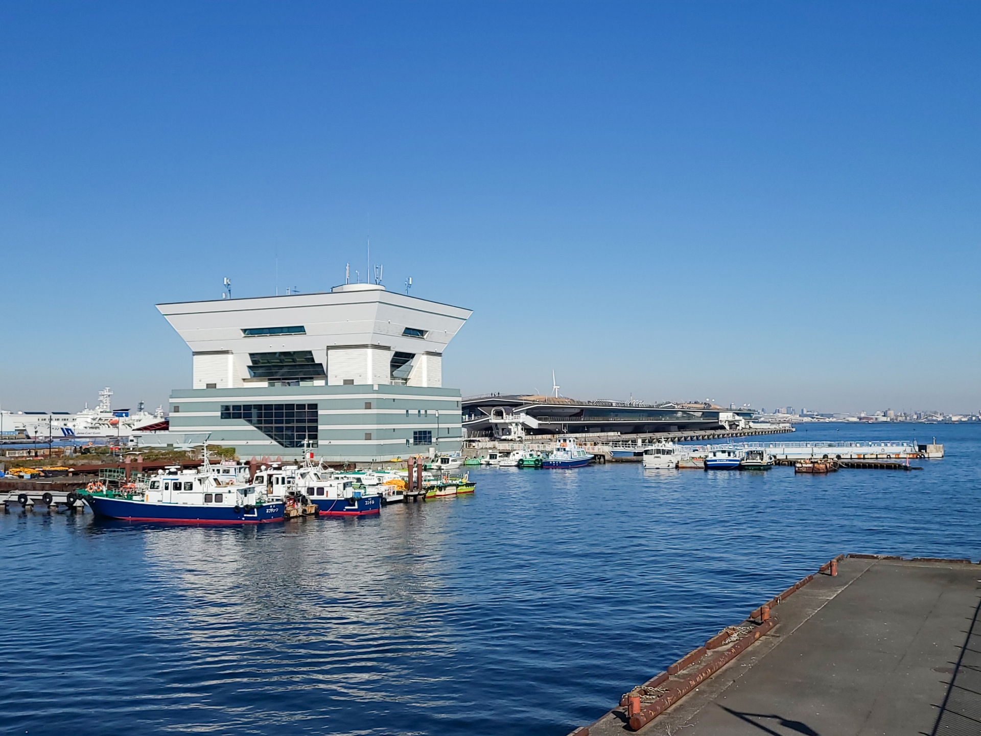 大さん橋ふ頭ビル前桟橋